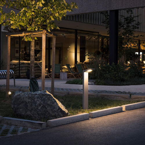 Borne d'éclairage urbaine - STREAMCUT - XAL - contemporaine / en aluminium / à LED