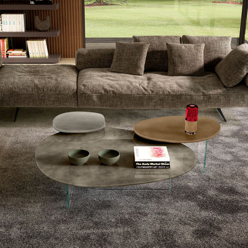Table basse contemporaine - Pleasure  - LAGO - en bois laqué / en marbre / avec piètement en verre