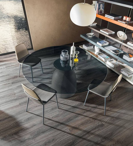 Table contemporaine - Janeiro - LAGO - bois / en verre / avec piètement en béton