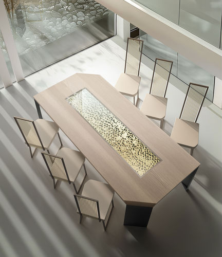 Table contemporaine - LAMAA  - iDL - en chêne / en verre / en métal
