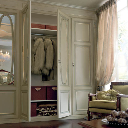 Armoire murale - SUNDAY MORNING - MARTINI MOBILI - classique / en bois laqué / à portes battantes