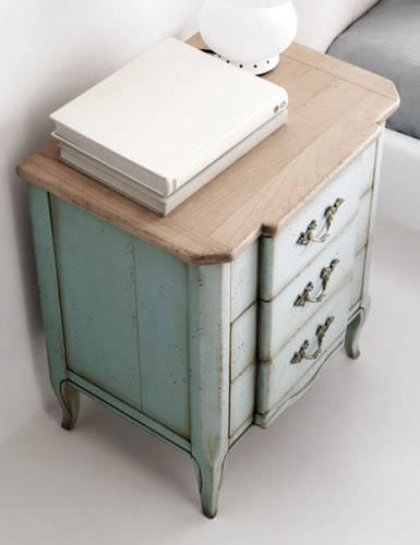 Table de chevet de style - HENRIETTE  - Flai - en bois / en bois patiné / en laiton