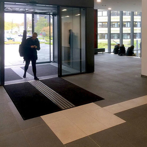 Tapis d'entrée pour établissement public - MAXIMUS® ASSISTANCE - emco Bautechnik GmbH - pour bâtiment / en polyamide / en velours