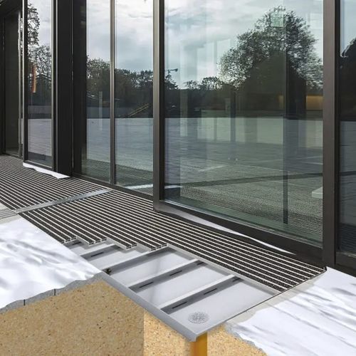 Tapis d'entrée pour établissement public - 5022 AL - emco Bautechnik GmbH - pour bâtiment / en polypropylène / en aluminium