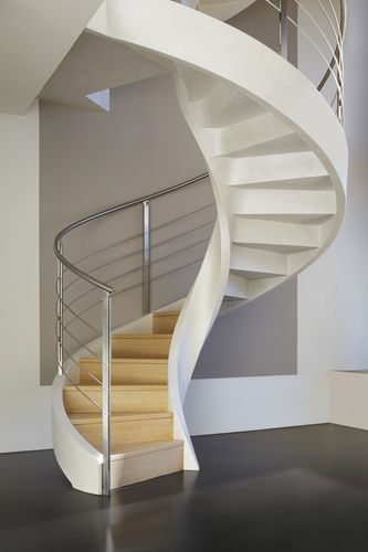 Escalier en colimaçon - ELI CA 04 - RIZZI - à marches en chêne / structure en béton / contemporain