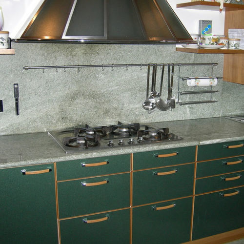 Plan de travail en pierre naturelle - VERDE SPLUGA - GRANITI CONRAD - de cuisine / de salle de bain / gris