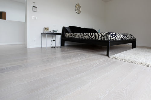 Parquet contrecollé - GHOST WHITENEND OAK - CORA'DOMENICO & FIGLI - en chêne / verni / à coller