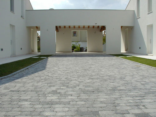 Pavé en pierre naturelle - SASSO PIANO - FAVARO1 - carrossable / pour espace public