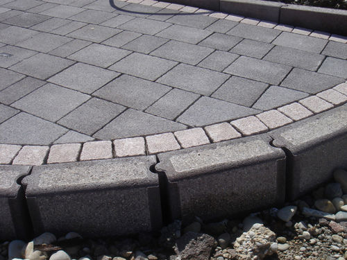 Bordure pour trottoir - FAVARO1 - en béton / linéaire / courbée