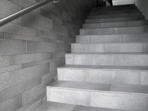 Escalier droit - FAVARO1 - à marches en pierre / pour bâtiment tertiaire / d'extérieur