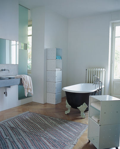 Meuble de rangement mural - QBO - GRAEPEL ITALIANA - pour salle de bain