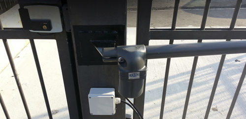Automatisme pour portail battant - MC300 / 400 SWING - CASIT s.n.c. di C.C.Ramella & C.