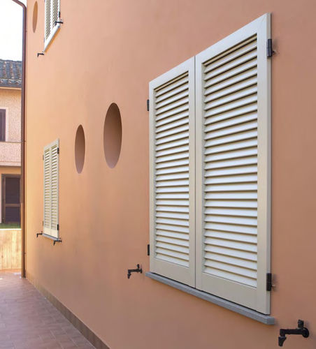 Volet battant - VIAREGGINA  - CIPRIANI SERRAMENTI - à lames / en aluminium / aspect bois