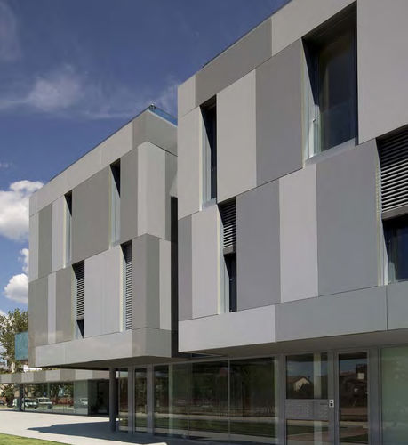 Bardage en panneaux - CIPRIANI SERRAMENTI - en aluminium / lisse / décoratif