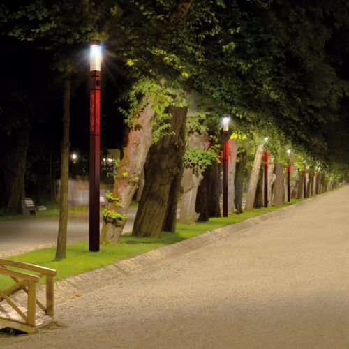 Borne d'éclairage urbaine - KORNER - GROUPE RAGNI - contemporaine / en polycarbonate / LED RGB