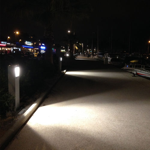 Borne d'éclairage urbaine - LUMEA - GROUPE RAGNI - contemporaine / en aluminium / à LED