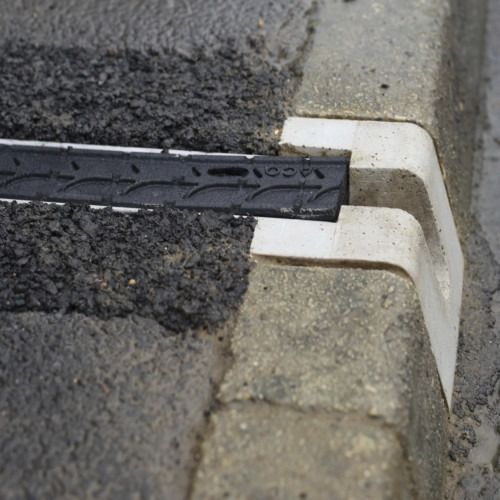 Protège-câble en béton de résine - EV POWER CHANNEL - ACO - d'extérieur / pour espaces publics