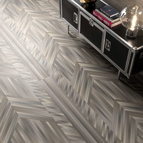 Revêtement de sol adapté au murs - NEWCHEVRON GREY WASH - BERTI PAVIMENTI LEGNO - en chêne / d'intérieur / professionnel