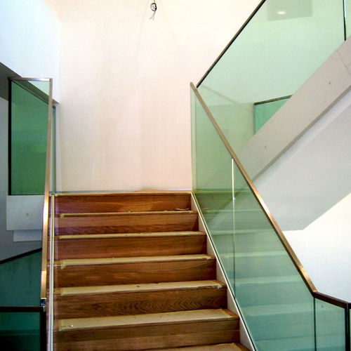 Garde-corps en verre - GLASSMURA - MURA - à panneaux en verre / d'extérieur / d'intérieur