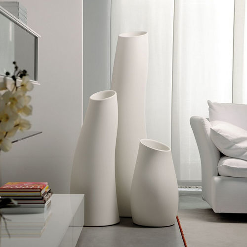 Vase contemporain - MADAME - PLUSt COLLECTION - en polyéthylène / professionnel / blanc