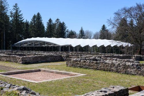 Structure tendue sur ossature métallique - SAINT-LEGER-SOUS-BEUVRAY - SMC2 - pour couverture / pour espace public