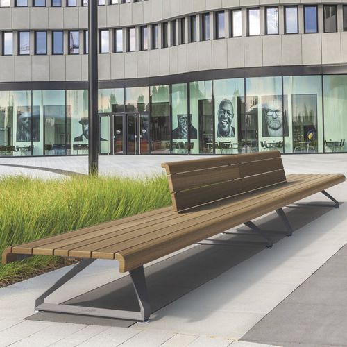 Banc public contemporain - AIR-PORT L - METALCO - en bois de feuillus / en mélèze / en fonte d'aluminium