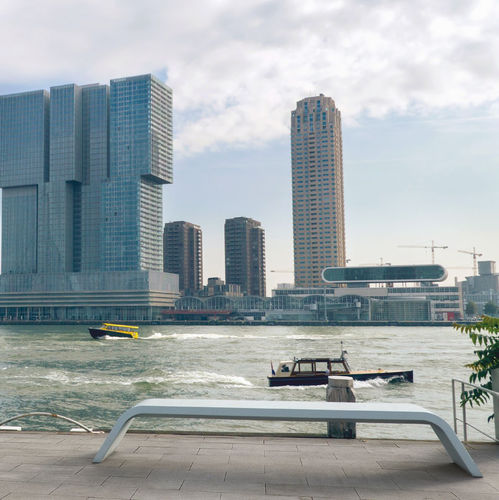 Banc public contemporain - RIBBON - METALCO - en bois / en béton à haute performance / avec dossier
