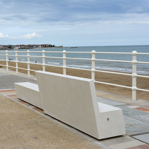 Banc contemporain - MAKATITE - METALCO - en pierre reconstituée / avec dossier / sans accoudoirs