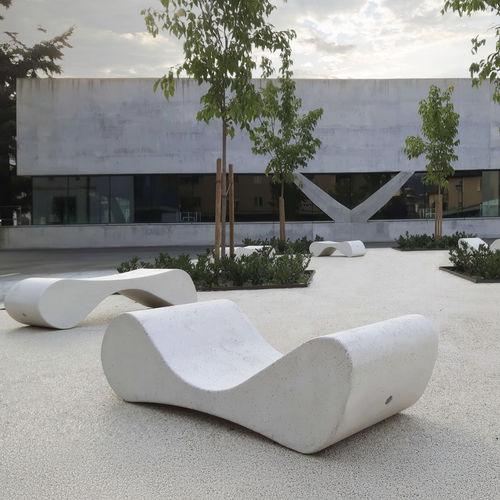 Banc public design organique - RIVOLA - METALCO - en pierre reconstituée / sans dossier / sans accoudoirs