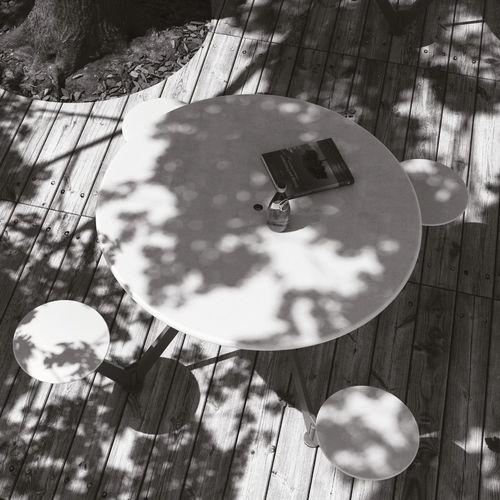 Table de pique-nique contemporaine - AIR – CIRCLE - METALCO - en acier peint / en HPL / avec piètement en acier