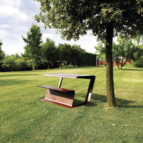 Table de pique-nique contemporaine - MERENDA - METALCO - en acier corten / en acier peint / avec piètement en acier peint