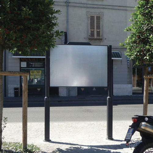 Panneau d'affichage sur pieds hauts - LATUS - METALCO - sur pied / d'extérieur / publicitaire