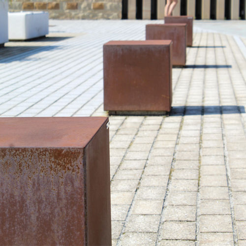Borne piétonne - CUBE - METALCO - en acier inoxydable / en acier peint / en acier COR-TEN®