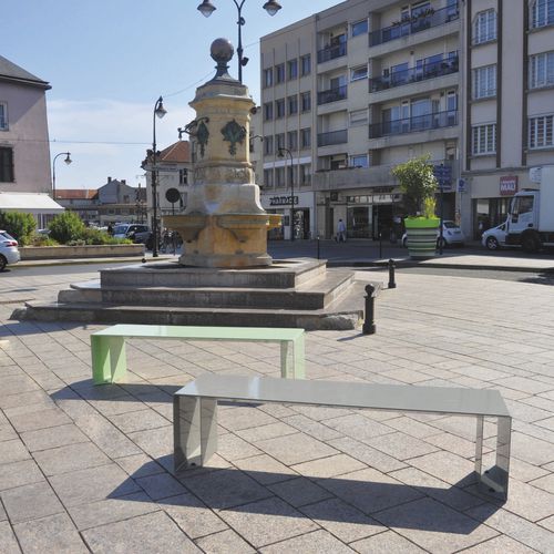 Banc public contemporain - PUNKA - LAB23 - en acier galvanisé / avec jardinière intégrée
