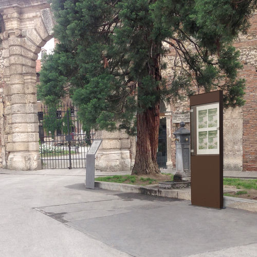 Totem publicitaire - MESSAGE - LAB23 - pour espace public