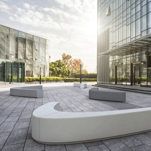 Banc public contemporain - BOOMERANG - LAB23 - en matériaux composites / sans dossier / sans accoudoirs