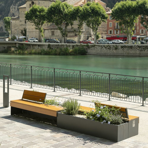 Banc public contemporain - ZEN ISLAND - LAB23 - en bois exotique / en mélèze / en acier galvanisé