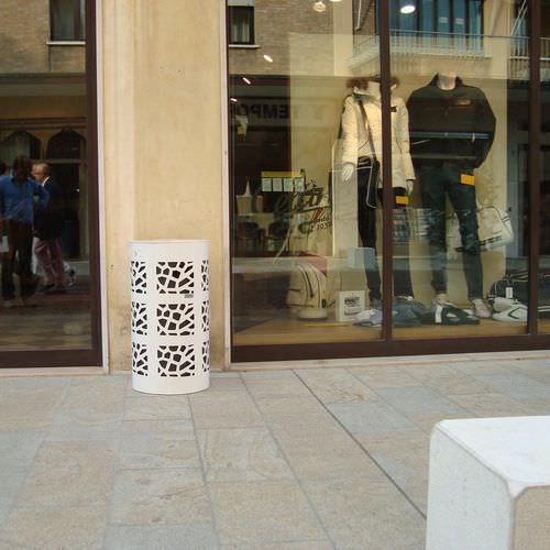 Poubelle publique - CORAL - LAB23 - en acier galvanisé / avec cendrier intégré / contemporaine