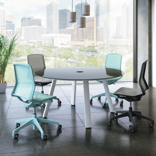 Chaise de bureau contemporaine - CYNARA - Okamura - d'intérieur / en résille / avec piètement en métal