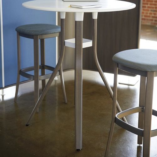 Tabouret de travail en plastique - ZONES  - Teknion - avec piètement en bois / noir