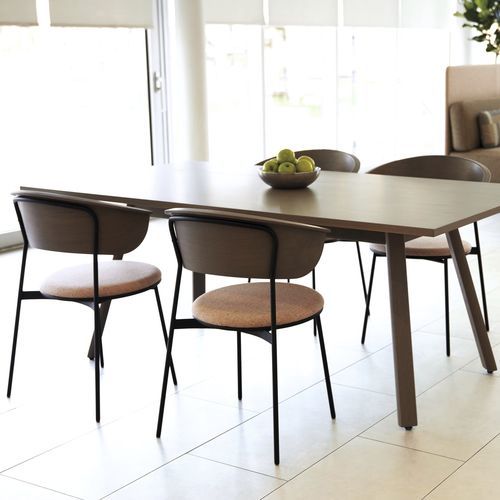 Chaise contemporaine - NORTH 56 - Teknion - d'intérieur / en métal / avec piètement en métal