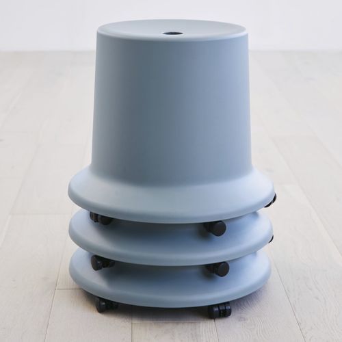 Tabouret de bureau contemporain - ROUTES - Teknion - en plastique / à roulettes / empilable