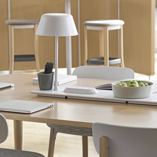 Lampe de table - ZONES - Teknion - en métal / contemporaine / d'intérieur