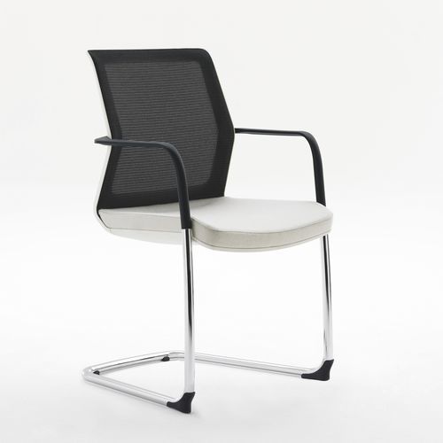 Chaise visiteur contemporaine - PROJEK - Teknion - d'intérieur / en résille / tapissée