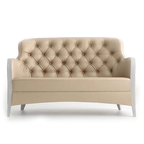 Canapé classique - EUFORIA 00152K - Montbel - en tissu / en cuir / avec accoudoirs
