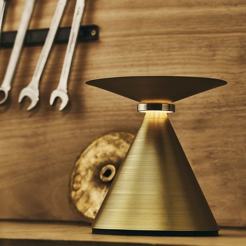 Lampe de table - ÉTINCELLE - HISLE - en laiton / en inox / en cuivre