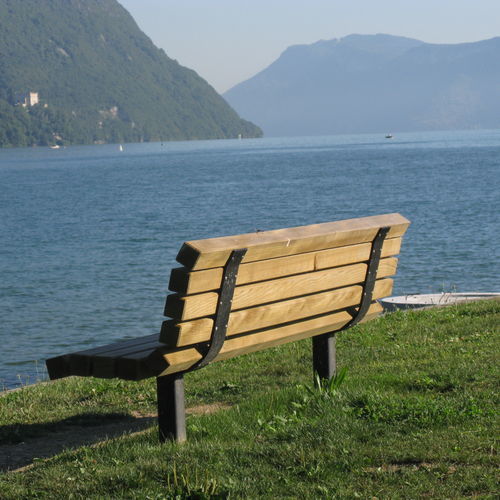 Banc public classique - 627 327 - Rondino - en pin / en acier / avec dossier