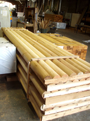 Poutre en bois - TURNED POLES - Power Wood Corp. - de section rectangulaire