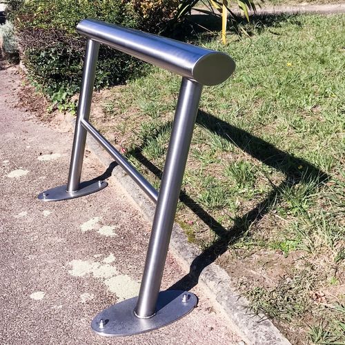Banc public contemporain - SIROCCO - FRANCE INOX INDUSTRIE - en inox / assis-debout