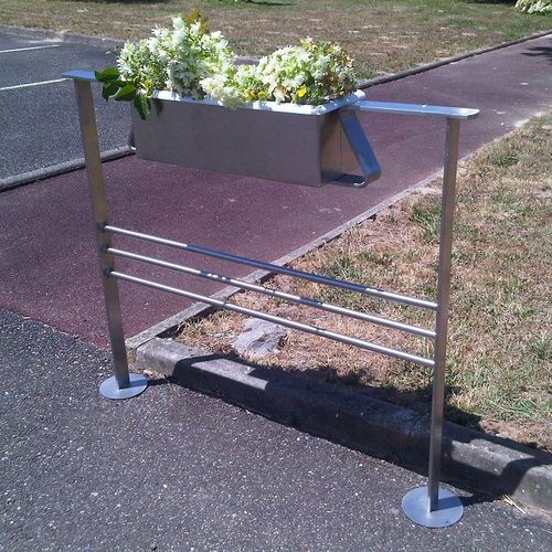 Barrière de protection - ALIZÉ - FRANCE INOX INDUSTRIE - fixe / en inox / pour espace public